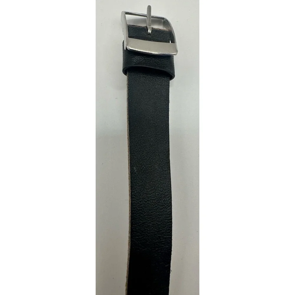 Victoria Wieck Womens Gold Tone B7712 Watch New Battery 8.25